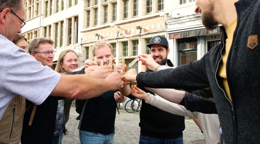 Ghent: Food & Drink Walking Tour with Tastings - A food walk through Ghent’s medieval center