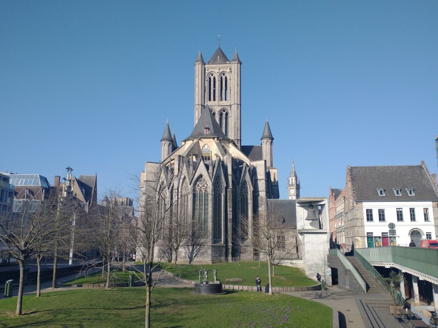 Ghent: Guided City Tour with Chocolate Tastings - Graslei and Korenlei: the scenic middle of the walk