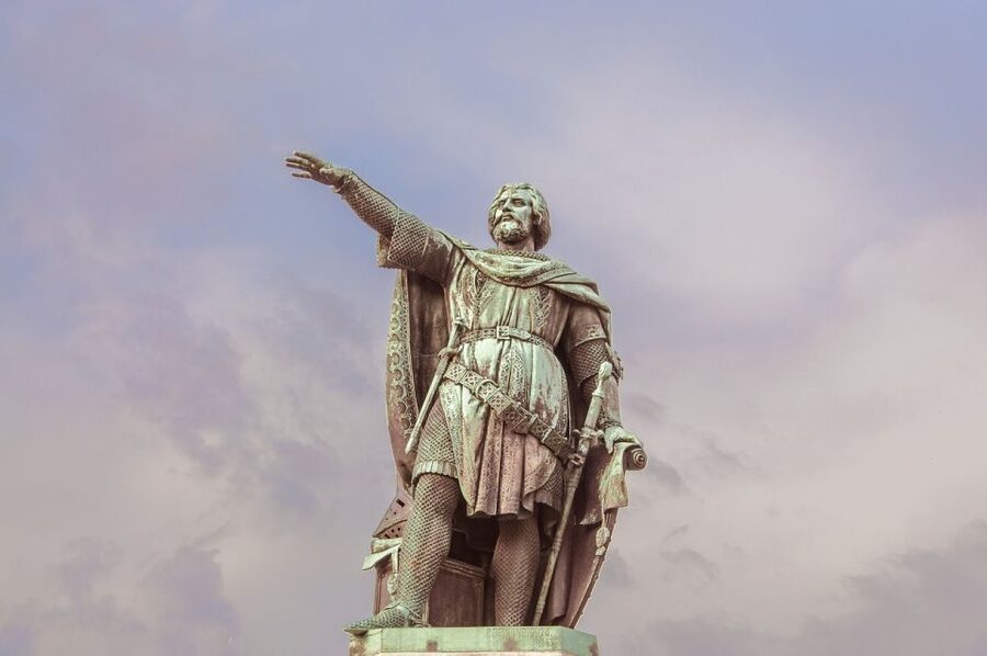 Ghent: Guided Walking Tour and Canal Boat Trip - Meeting the guide outside Ghent’s Belfry