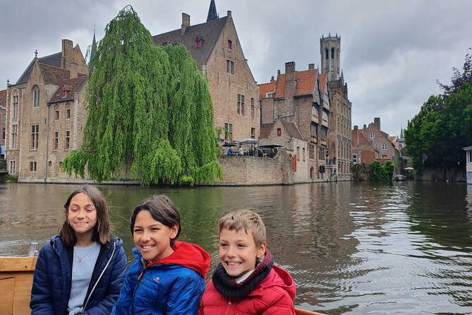 Guided boat trip and walk - Starting at the Markt, Bruges’ grand stage