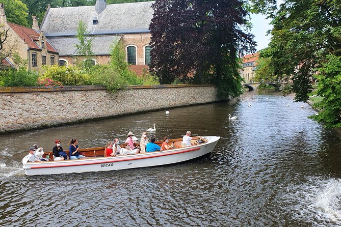 Guided boat trip and walk - De Halve Maan and the beer pipeline