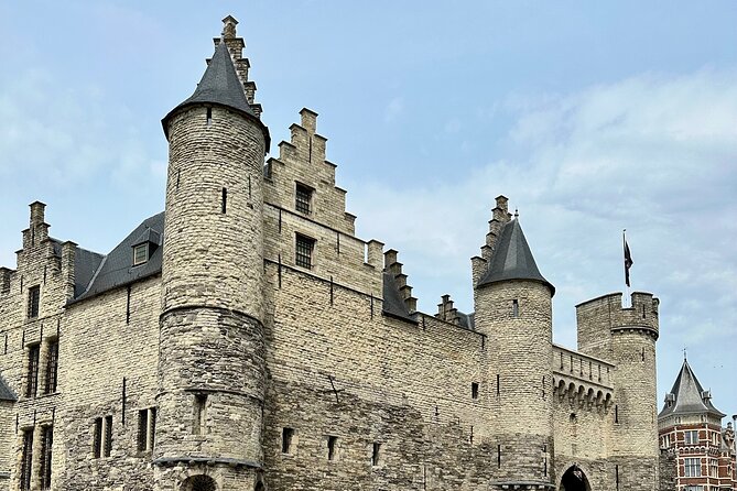 Guided E-kickscooter tour: The big five of Antwerp - The Museum of Fine Arts and Antwerp’s South district
