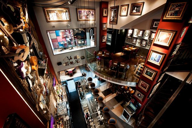 Hard Rock Cafe Brussels with Set Lunch or Dinner - From the entrance to your table