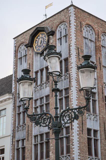 Historical walk in Bruges with local guide. Praline included - What the $3.41 price really gives you