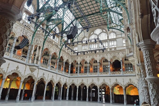 Historical Walking Tour in Antwerp Old City - Museum Vleeshuis and the sound of old Antwerp