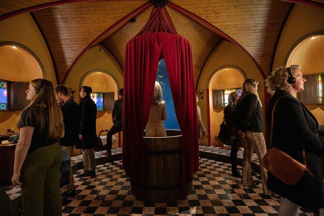 Historium Story Ticket - The audio guide keeps the history clear