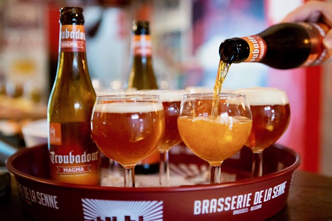 Hungry Mary's Famous Beer and Chocolate Tour in Brussels - Meeting Manneken Pis