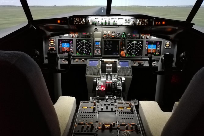 Landed On Time 60 min. Max 1 Person - Learning the Boeing 737 Cockpit Before Takeoff