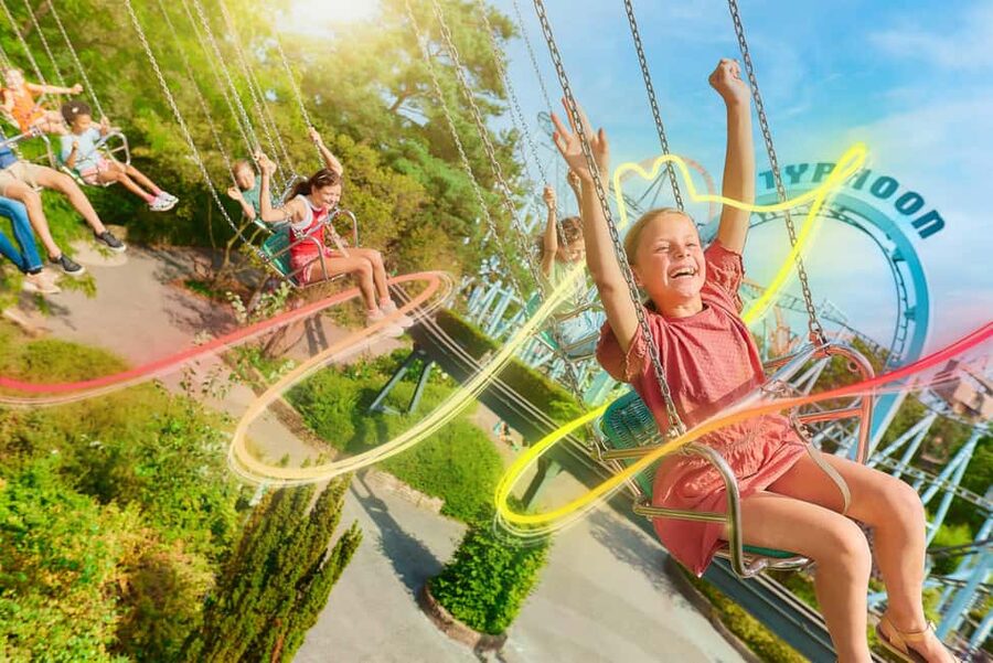 Lichtaart: Bobbejaanland Entry Ticket - Five Water Attractions and Weather-Friendly Options