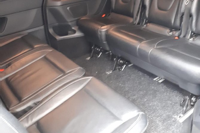 Luxury Minivan from Brussels airport to the city of Brussels - Meeting your driver at Brussels Zaventem Airport