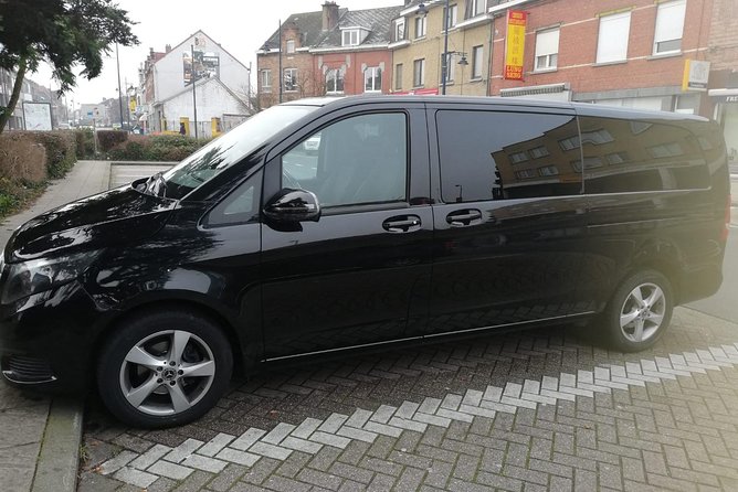 Luxury Minivan from Charleroi airport to the city of Brussels - What the minivan includes