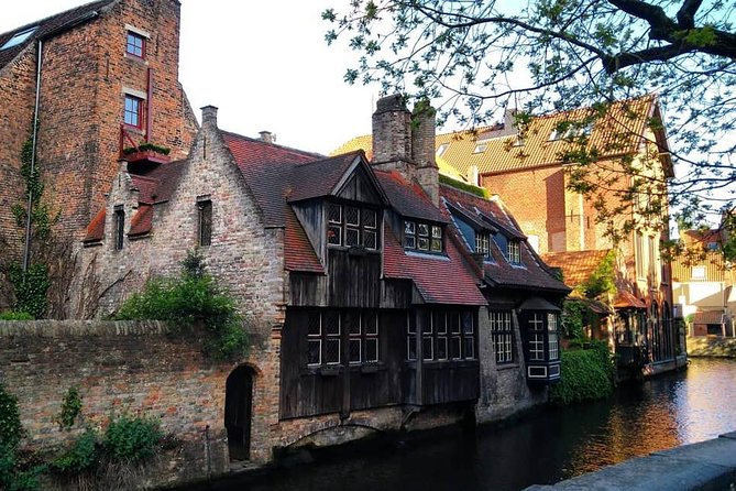 Private Arrival Transfer from Brussels Airport to Bruges with Business car - A few details worth checking before your flight