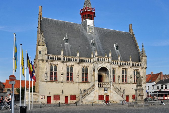 Private Bruges Countryside Cycling Tour to Damme with Guided Walk - What the private guide changes