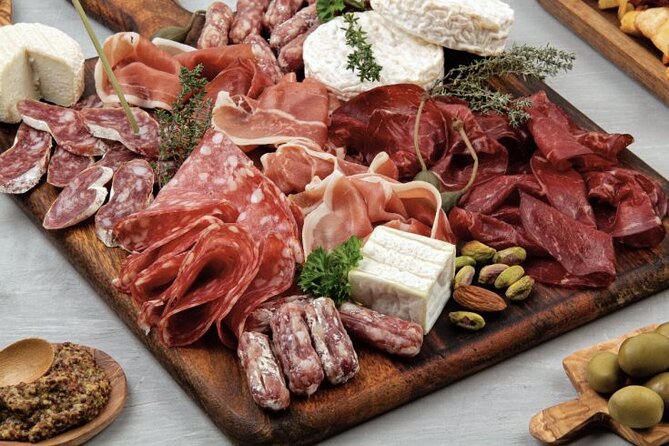 Private Bruges Food Tour: 8 Tastings of Local Delicacies - A classic waffle at Chez Albert