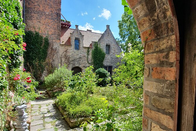 Private tour: From your hotel + see the Madonna of Michelangelo - The pace, pickup, and practical details