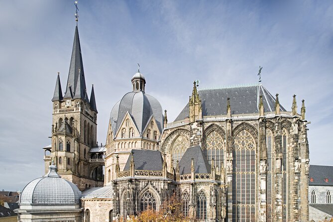 Small Group Liège to Aachen to Maastricht Border Crossing Tour - Maastricht, the Sint Servaas Bridge, and Saint Servatius