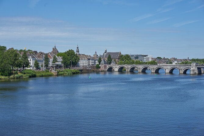 Small Group Liège to Aachen to Maastricht Border Crossing Tour - What the small group adds