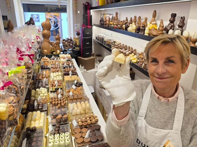Thé best chocolate in Bruges! Private tour! - Rozenhoedkaai and the first taste