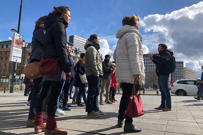 Visite guidée : Bruxelles, 1000 Ans de Luttes - The Marolles elevator and a fast change of view