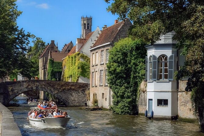 Walking tour of Bruges with boat option and/or beer tasting - Minnewater Lake gives you a gentle start