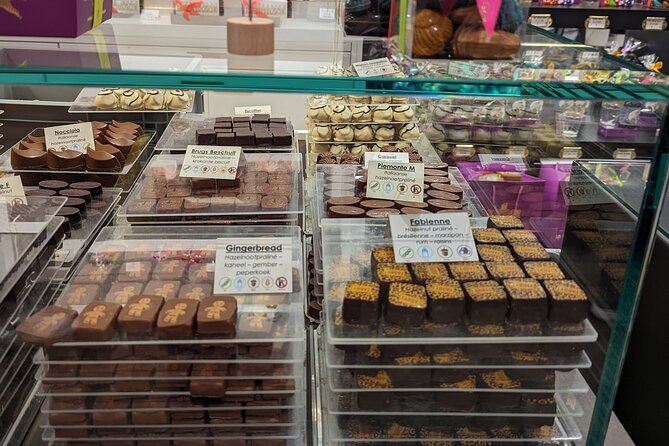 Walking Tour with Hot Chocolate and Chocolate Tasting - The waffle boutique and hot chocolate stop